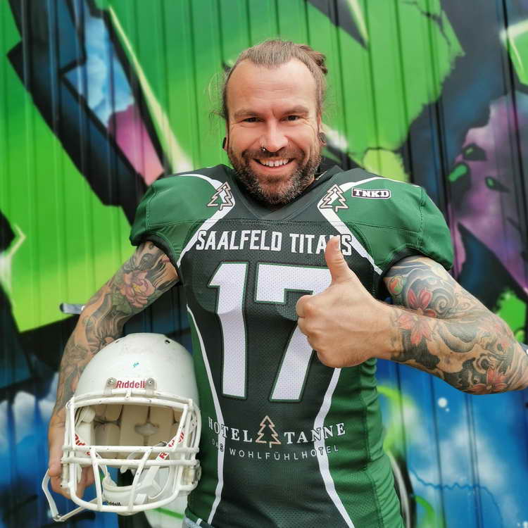 sich einmal wie ein Footballer fühlen (aber nur neben dem Spielfeld)